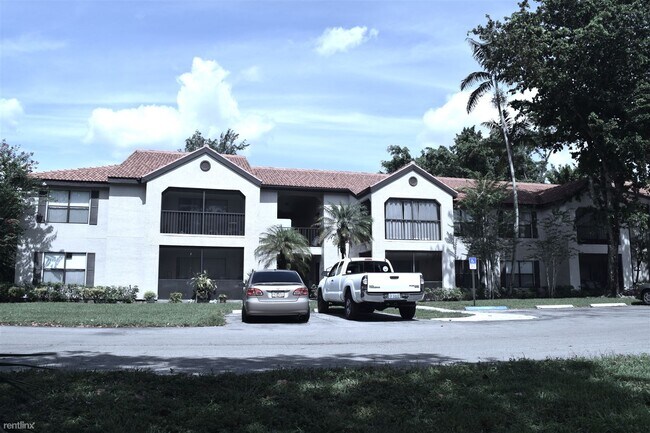 Foto del edificio - 1 br, 1 bath Condo - 2058 Arbour Walk Circ...