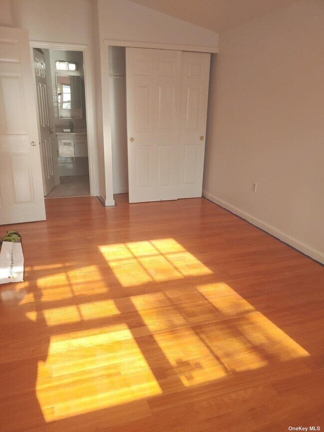 Foto del edificio - 82-96-96 Country Pointe Cir