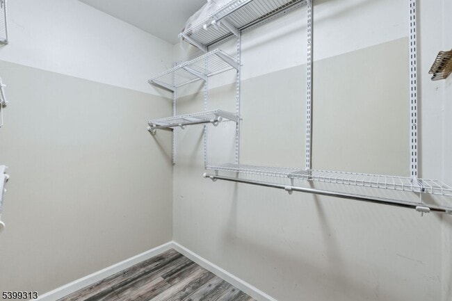 Building Photo - 253 Park Ave