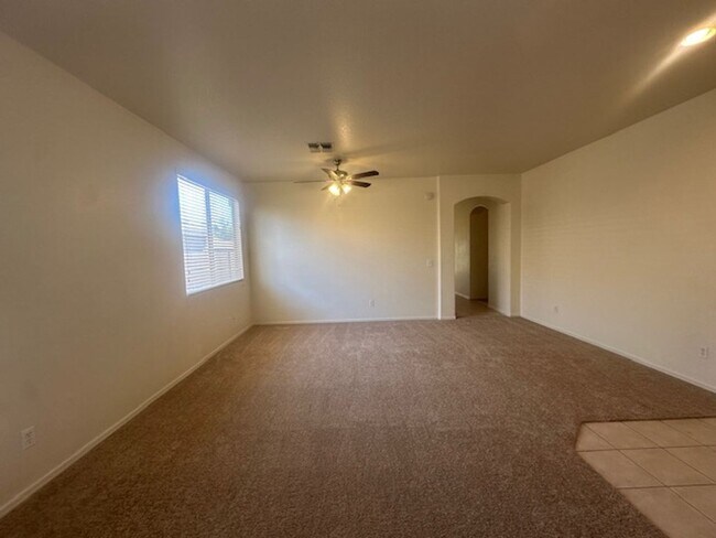 Foto del edificio - POWER RANCH SINGLE LEVEL 4 BEDROOM HOME WI...