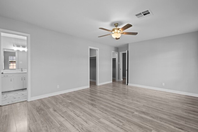 Foto del edificio - 4610 Regina Ln