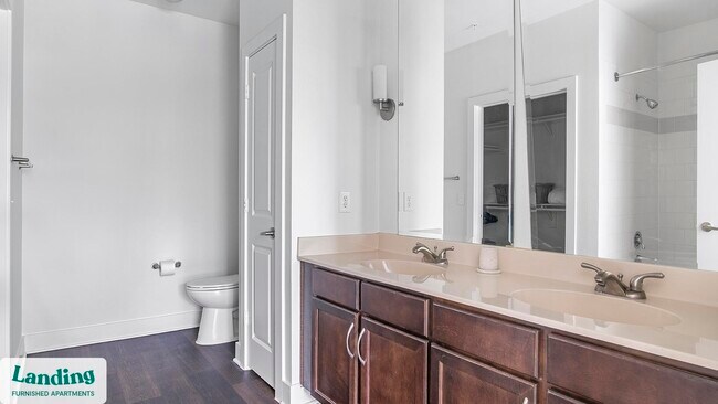 Foto del edificio - 7373 Valley View Ln