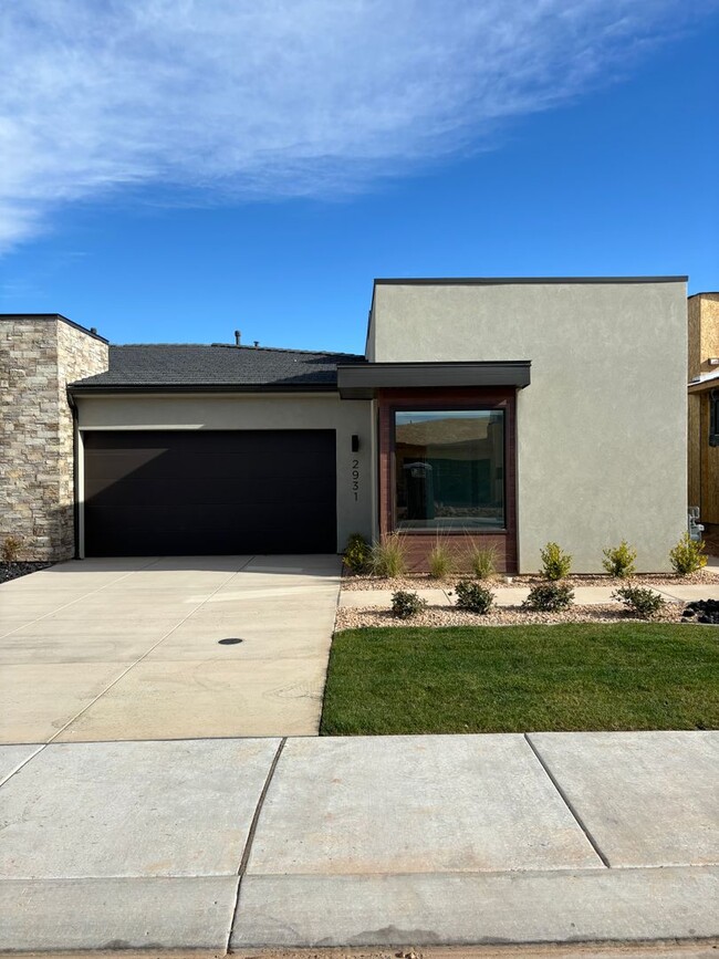 Building Photo - 2931 E Snowberry Dr
