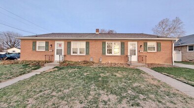 Building Photo - 400-404 Moul Ave