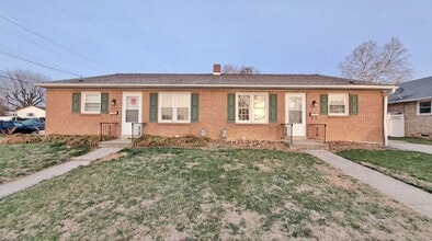 Building Photo - 400-404 Moul Ave