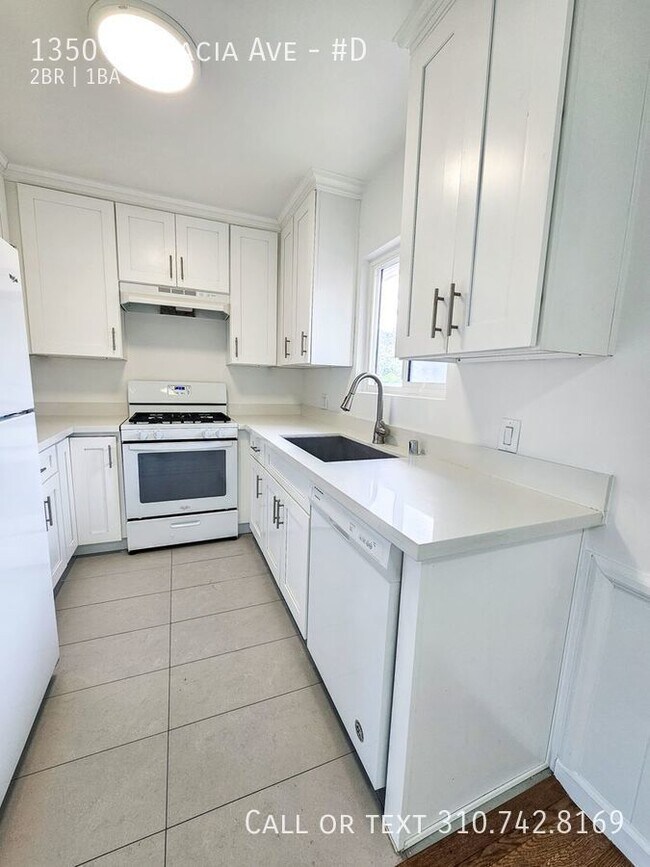 Building Photo - $500 Move in Special - Beautifull 2-bedroo...