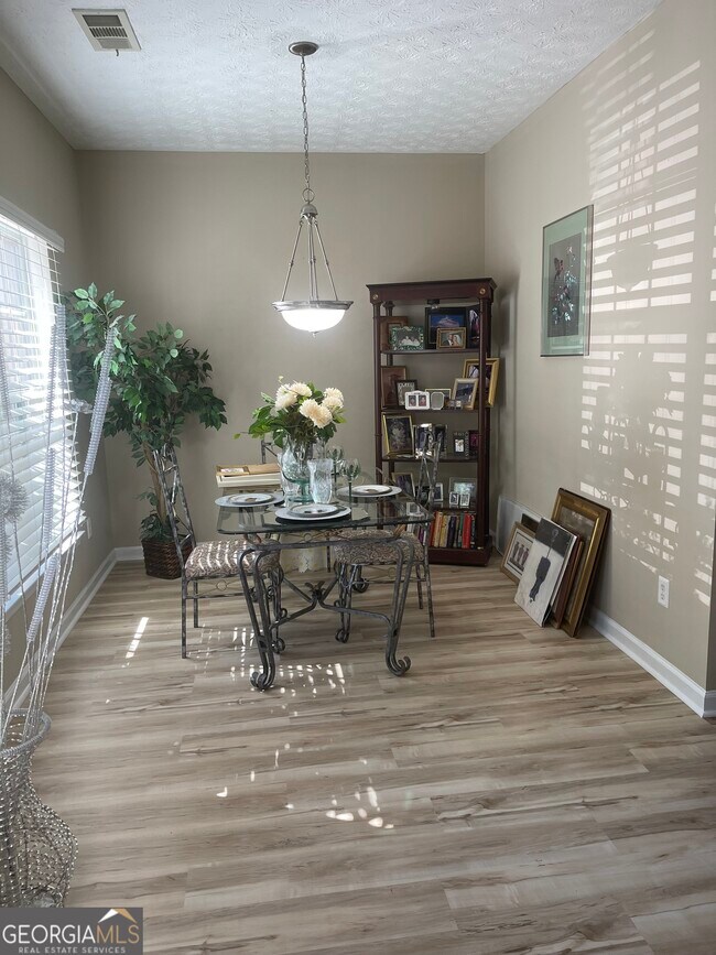 Building Photo - 4911 Walden Lake Square