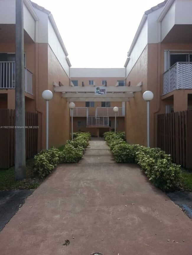 Building Photo - 14901 SW 80th St