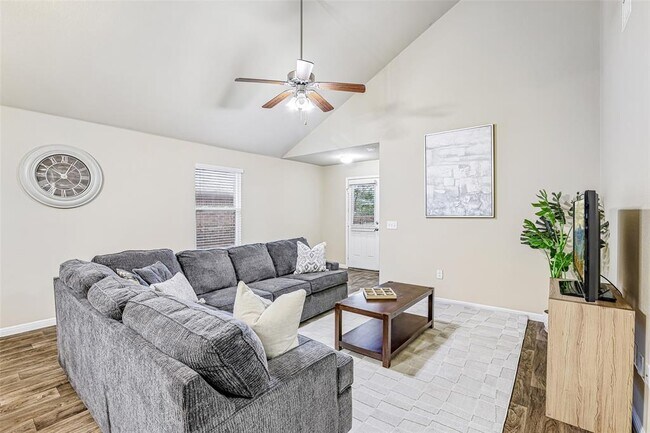 Foto del edificio - 10604 Menominee Falls Ln