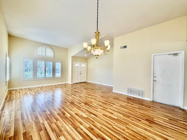 Building Photo - Charming Murrieta Home with Dual Living Spaces & Spacious Covered Patio