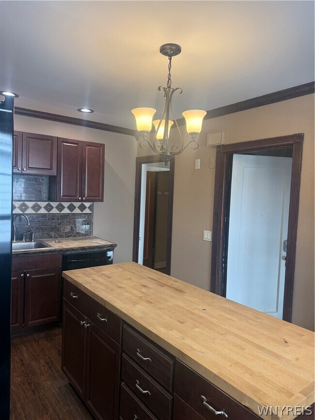 Foto del edificio - 80 Delaware Rd