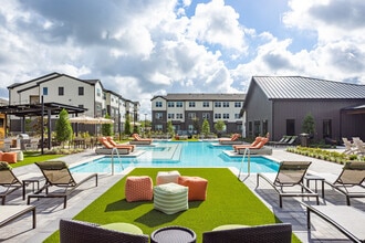 Building Photo - Prose Riviana