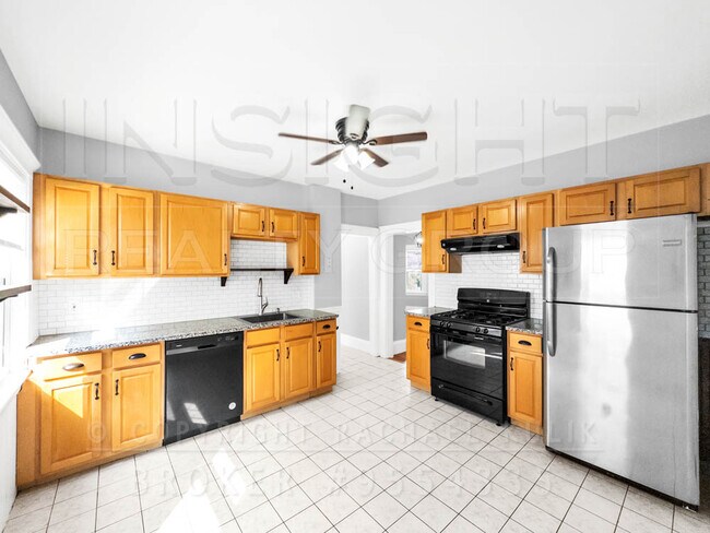 Building Photo - 277 Beech St