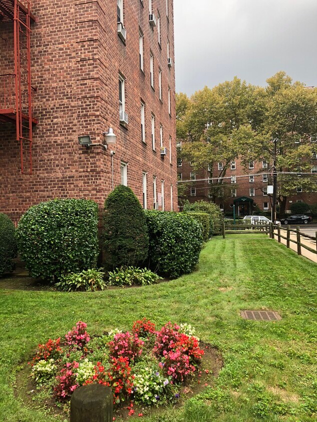 Foto principal - 754 Bronx River Rd