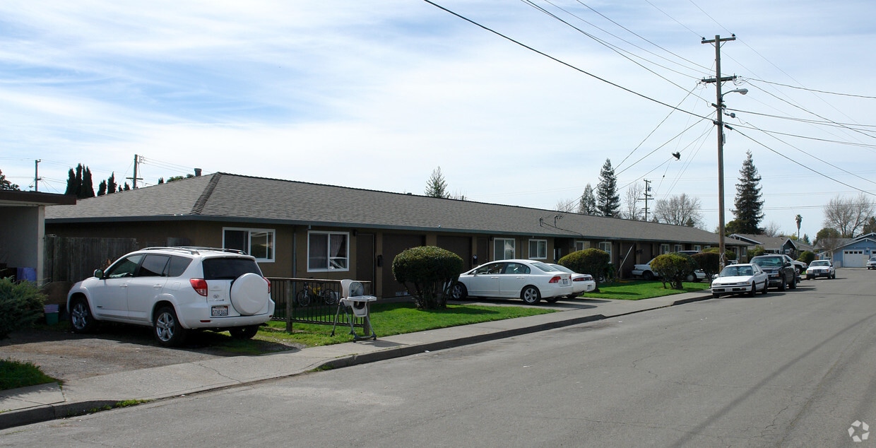 604660 Arrowood Dr, Santa Rosa, CA 95407 Apartments at 604660