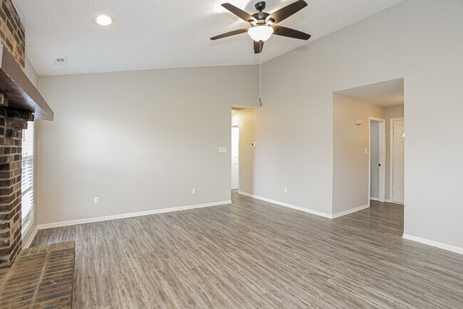 Building Photo - 6682 Dunsany Ct