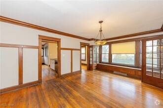 Building Photo - 2572 Mayfield Rd
