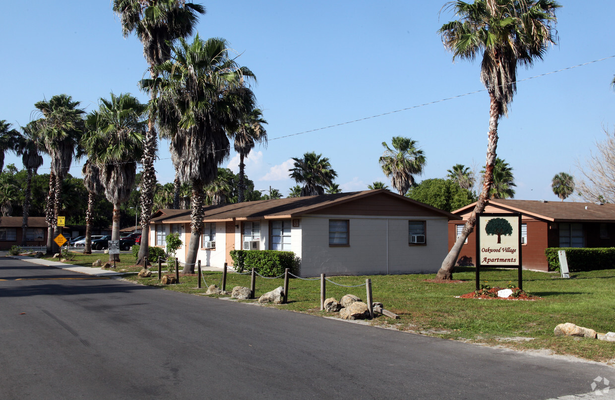 Primary Photo - Oak Leaf Village