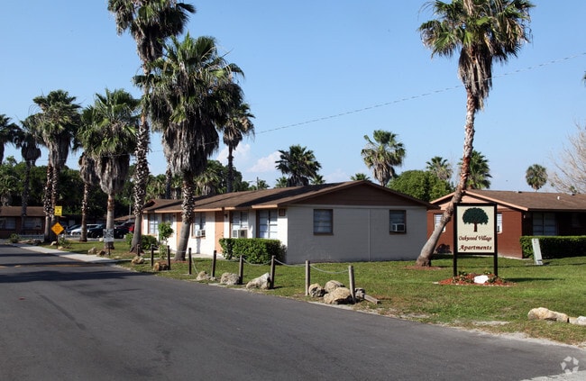 Building Photo - Oak Leaf Apartments