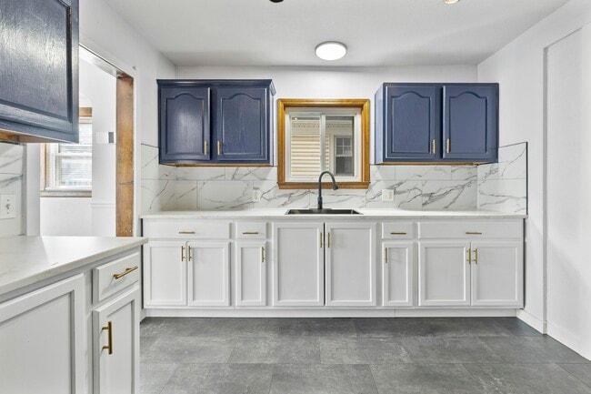 Foto del edificio - 1488 Craigwood Rd