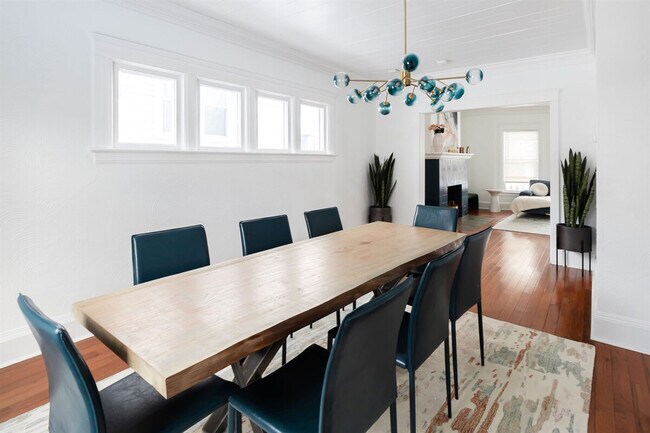 Building Photo - 1444 E 108th St