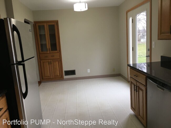 Foto del edificio - 3 br, 2 bath House - 4872 Sharon Ave