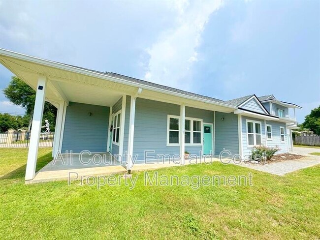 Building Photo - 722 Kelly St