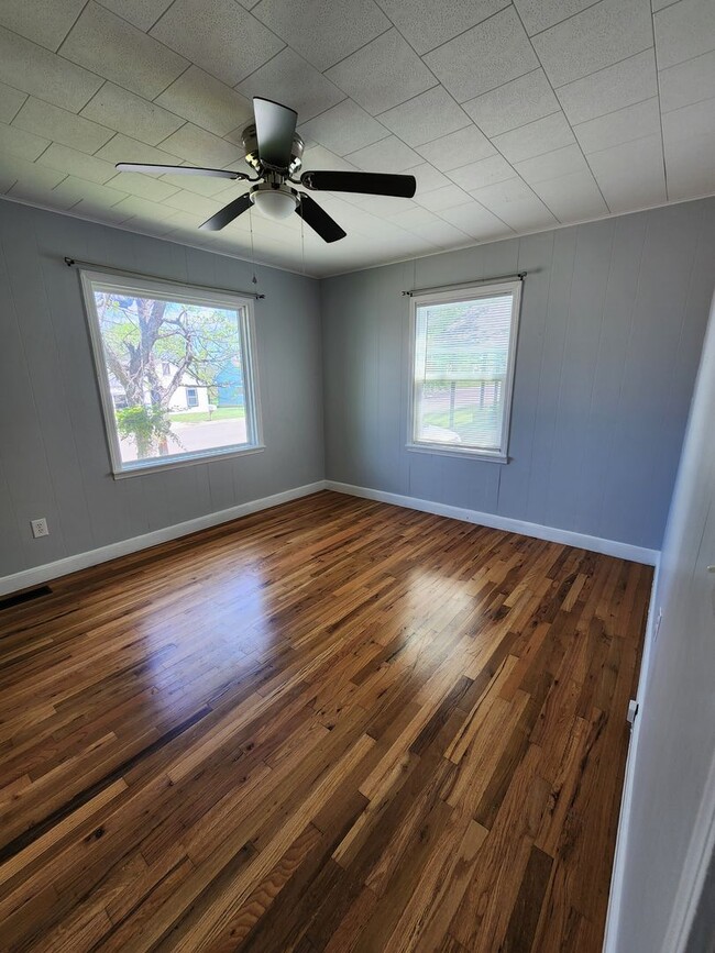 Building Photo - 3/1 Charmer in West Lampasas