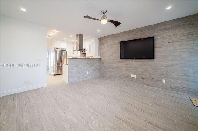 Foto del edificio - 600 Layne Blvd