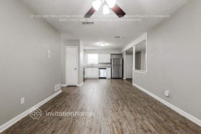 Building Photo - 2740 Blue Ridge Dr