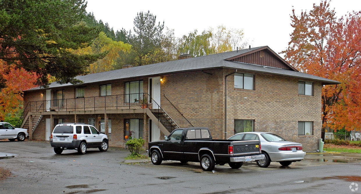 Primary Photo - 15818 Elm St E