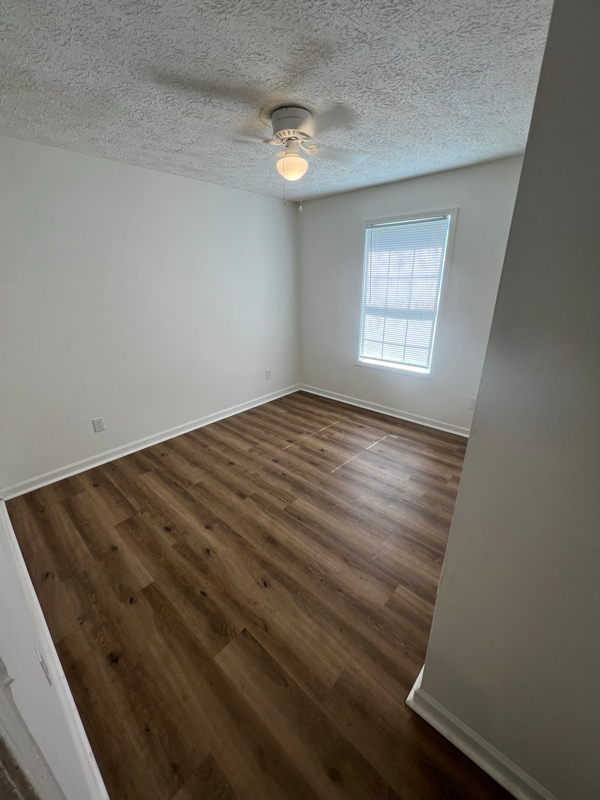 Foto del edificio - 223 Maple Dr