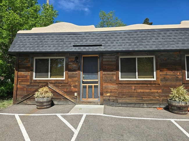 Building Photo - 403 23rd St