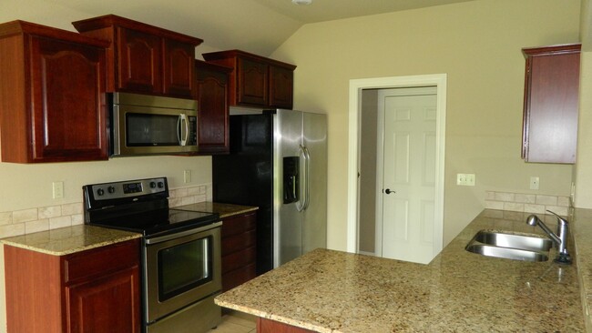 Foto del edificio - Cobblestone Subdivision Home For Rent!!
