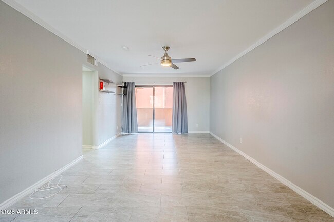 Building Photo - 4303 E Cactus Rd