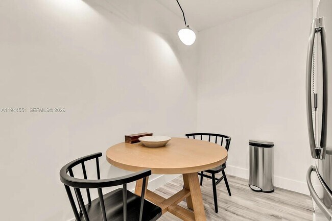 Building Photo - 1237 NW 33rd Ave