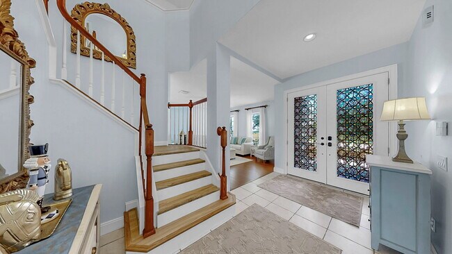 Building Photo - 5-bedroom, 3-bathroom rental home located in the Fox Wood community in Florida