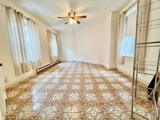 Foto del edificio - 84 N Margin St