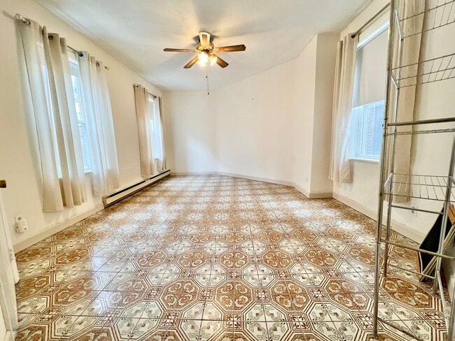 Building Photo - 84 N Margin St