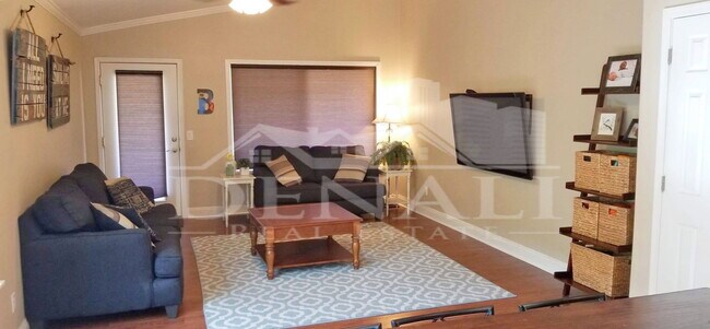 Foto del edificio - 5758 E Garnet Ave