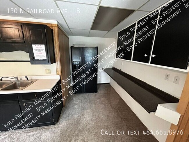 Foto del edificio - 130 N Railroad St