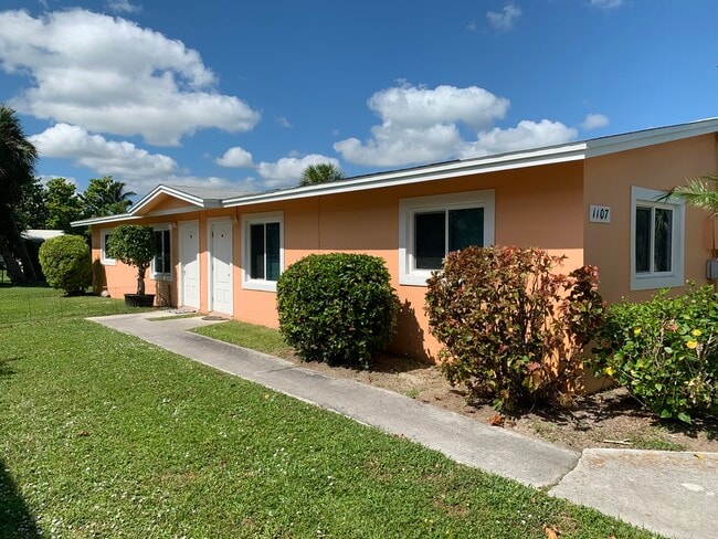 Building Photo - 1107 Hernando St