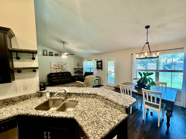 Building Photo - 16127 Brookfield Dr