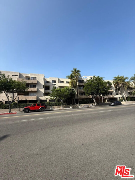 Foto principal - 435 S Virgil Ave