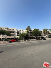 Building Photo - 435 S Virgil Ave