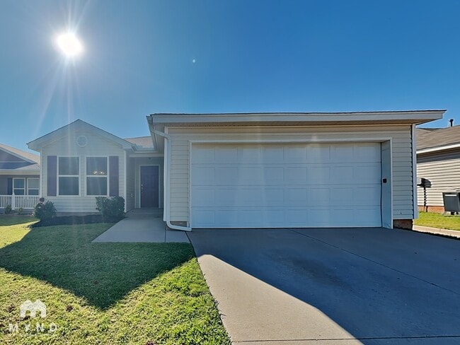 Building Photo - 14617 Moon Daisy Dr