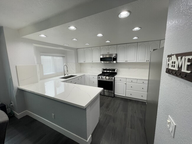 Foto del edificio - 726 W Wilson St