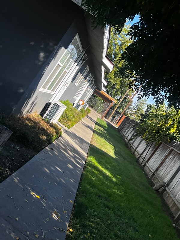 Foto principal - 445 S 2nd St