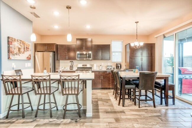 Foto del edificio - 3678 Parkstone Wy