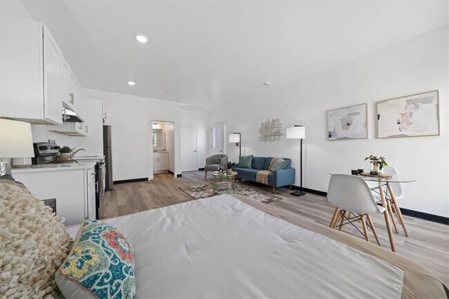 Building Photo - 415 Olo St